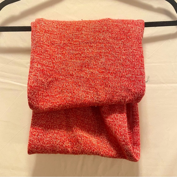 🌻HP🌻FROM by Vestebene - Red & White Wrap Knit Infinity Scarf - Picture 4 of 5